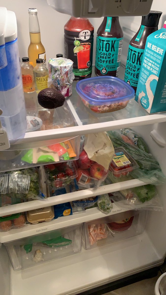 KellyMcKay_LMRH's tweet image. It’s a miracle. I have food in my fridge other than just hummus veggies and booze. #Selfcare2020 #FASTerWay