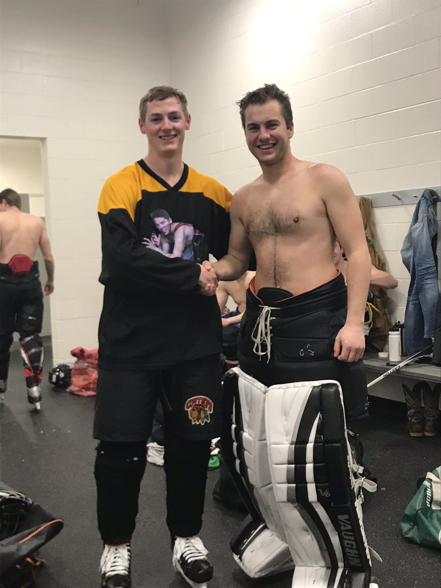 DirtyYan's tweet photo. Yan’s tie 5-5 in their first game of the second semester. This comes after the eventual Big Time Cash POTG winner @kurz_dawson stepped in and played tendy for the squad. An incredible performance from him no doubt. He looked like a seasoned vet between the pipes! #forthechain https://t.co/wIJo7P7rmN