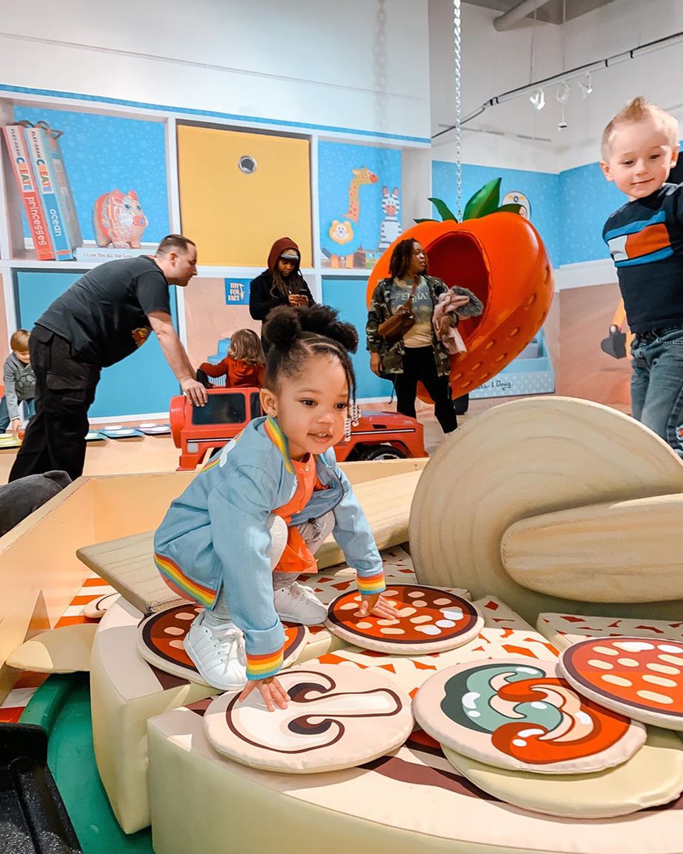 Fancy a slice? We're going for pepperoni. 🍕 #ToysRUsAdventure 📷: <a href="/kissmy_freckles/">C</a>