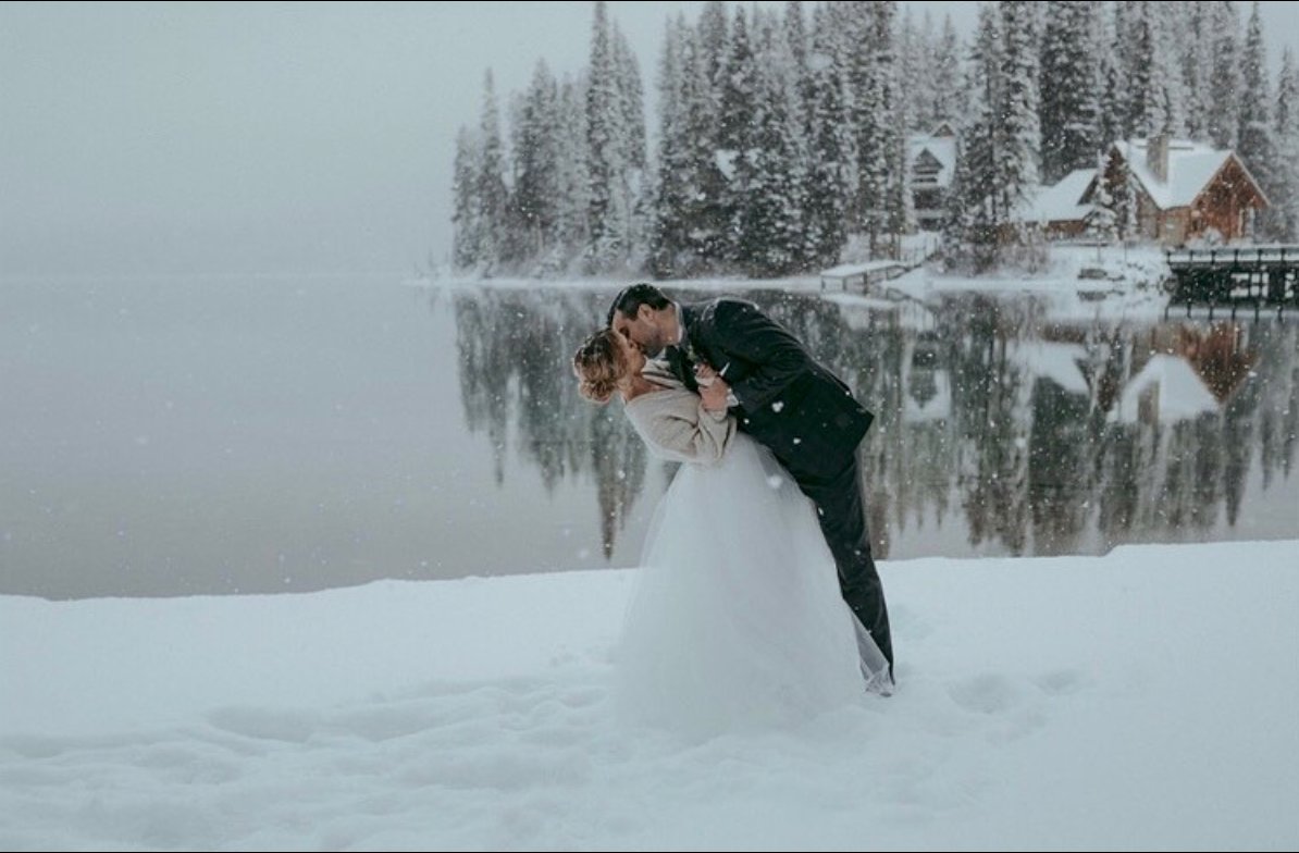A picture perfect winter wedding with a heart melting kiss ❄️ Photography: Celestine Aerden Weddings | Gown: #shareenbridal
#realwedding #realbride #bridalgown #weddingstyle #bridaldesigner #weddinggown #weddingdress #modernbride #bridal #labride #nycbride #custom #winterwedding