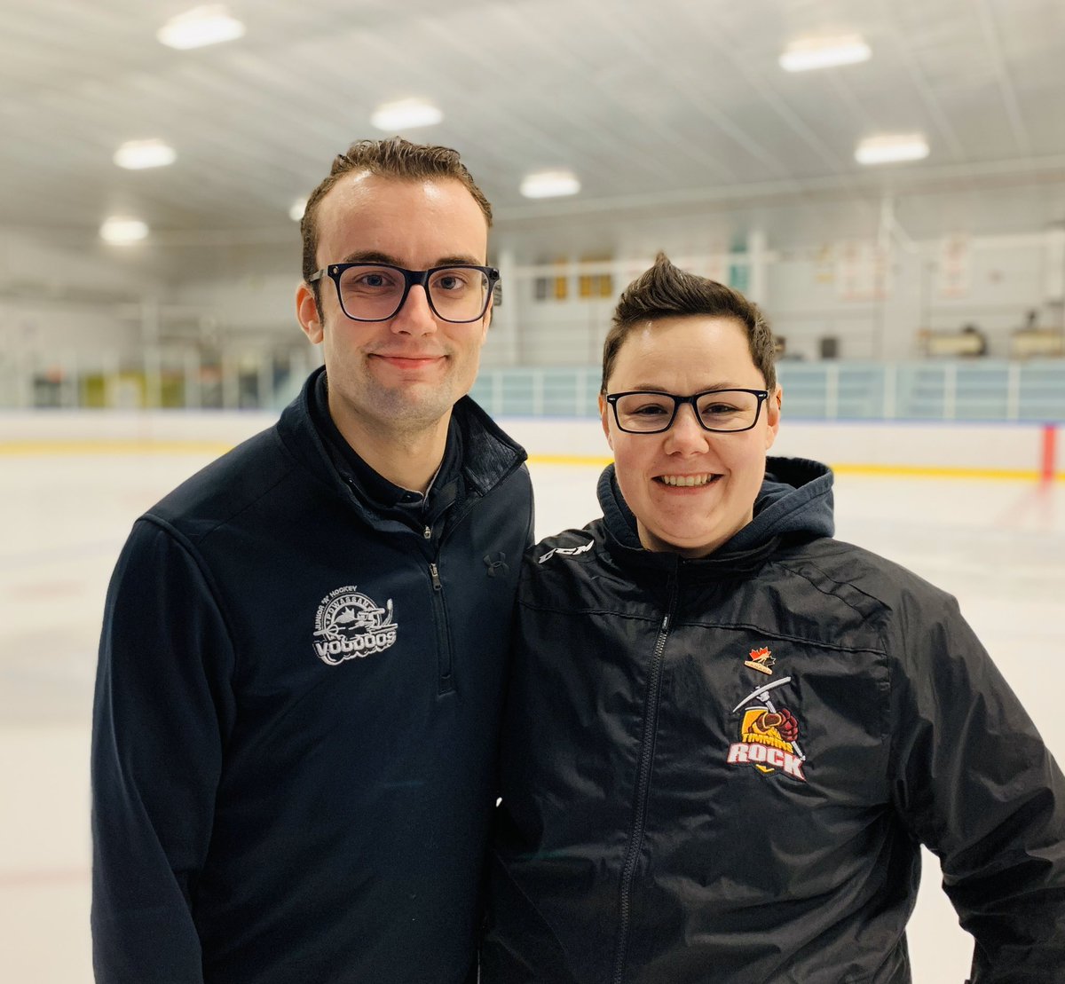 lacedrigg's tweet photo. Rival teams, trainers extraordinaire, best buddies! #trainerscode #huntfortheeast @TimminsRock @VoodoosNOJHL @TripleJay45 https://t.co/LMslRurDam