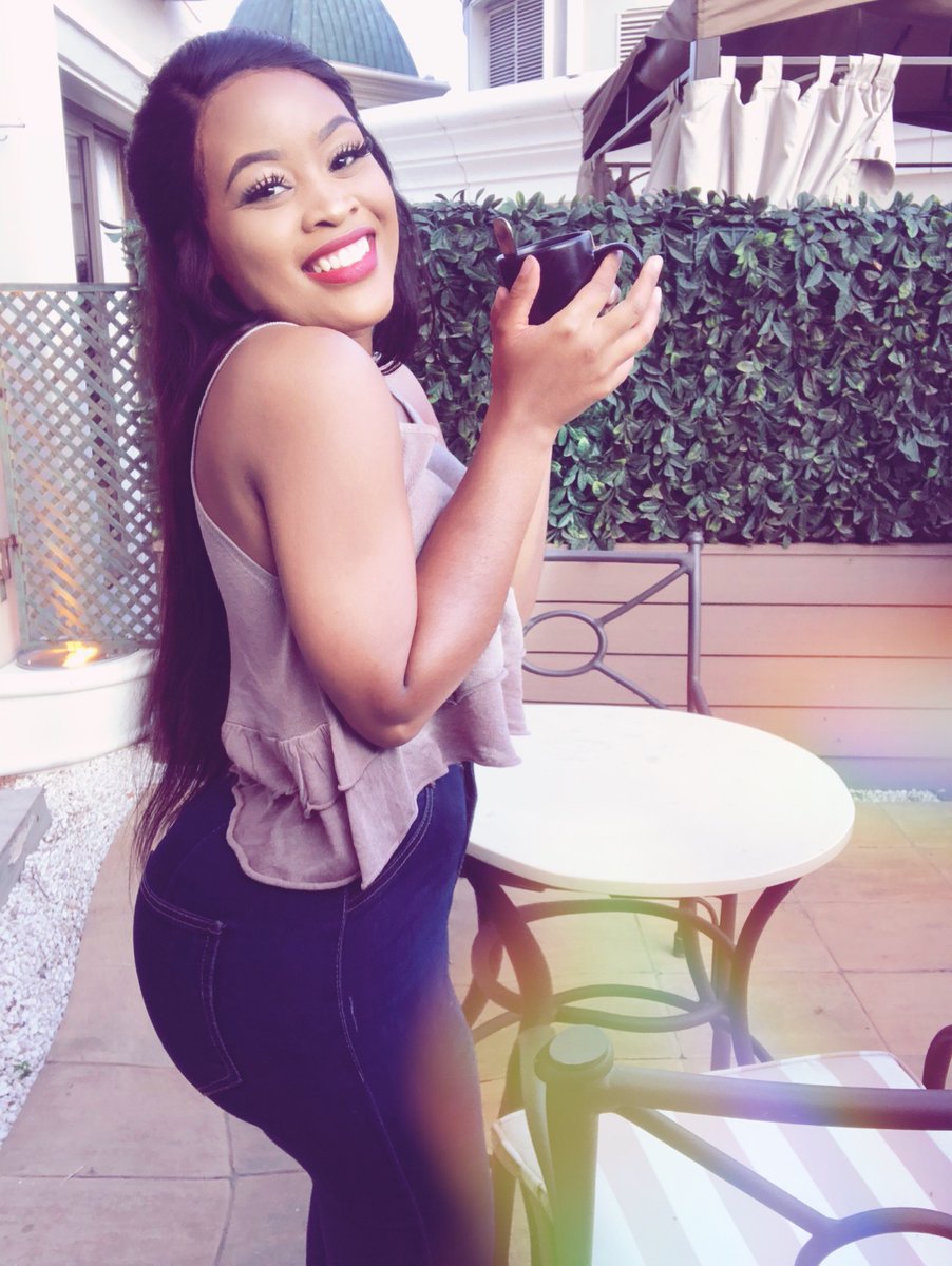 NonoRamphisa's tweet photo. Lately I enjoy a good cup of tea because it simply reminds me of my mom, thanks to Sensodyne dual relief I don’t have to worry about the sensitivity of my teeth when drinking something warm. Join the challenge and feel the vibe😜
#sensodynechallenge #dualrelief #ad https://t.co/sCQNuvBCvK