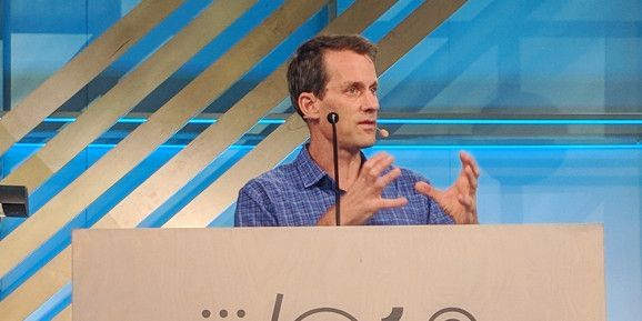 KDnuggets tweet media