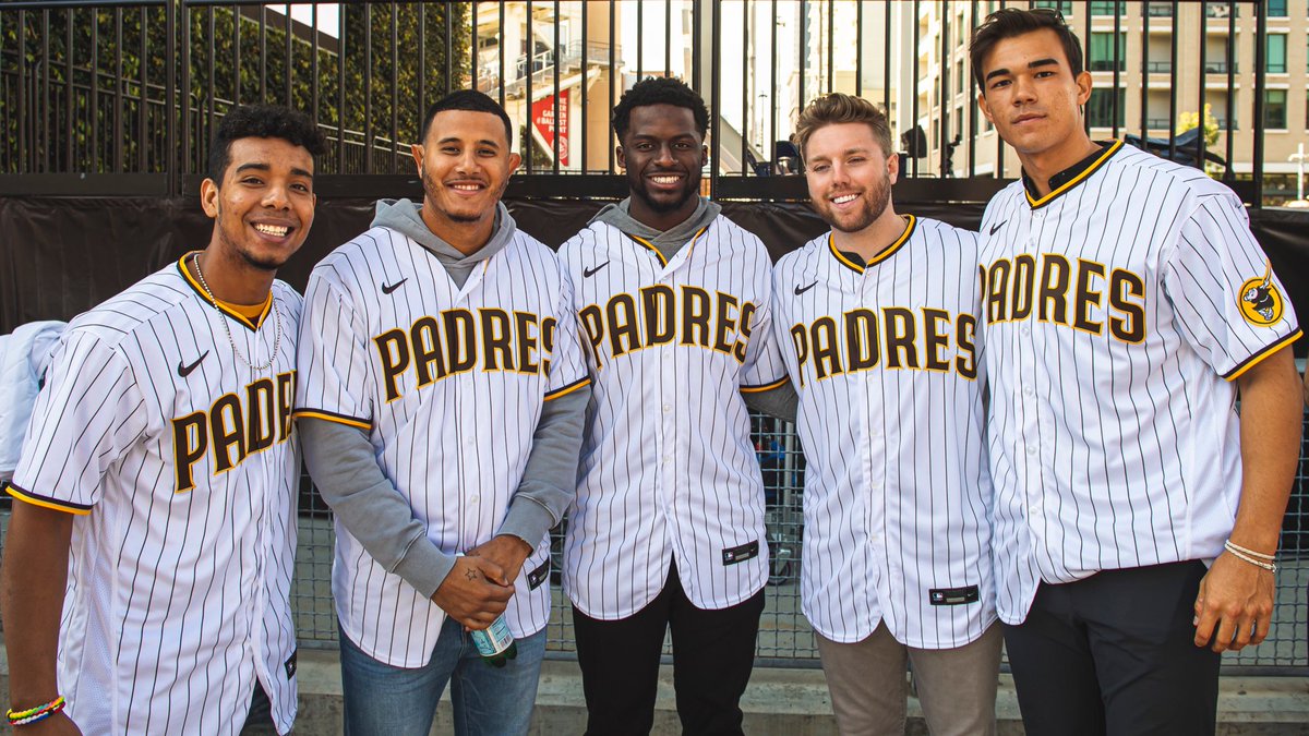 Manny and the kids! 😎 #PadresFanFest #PadresOnDeck