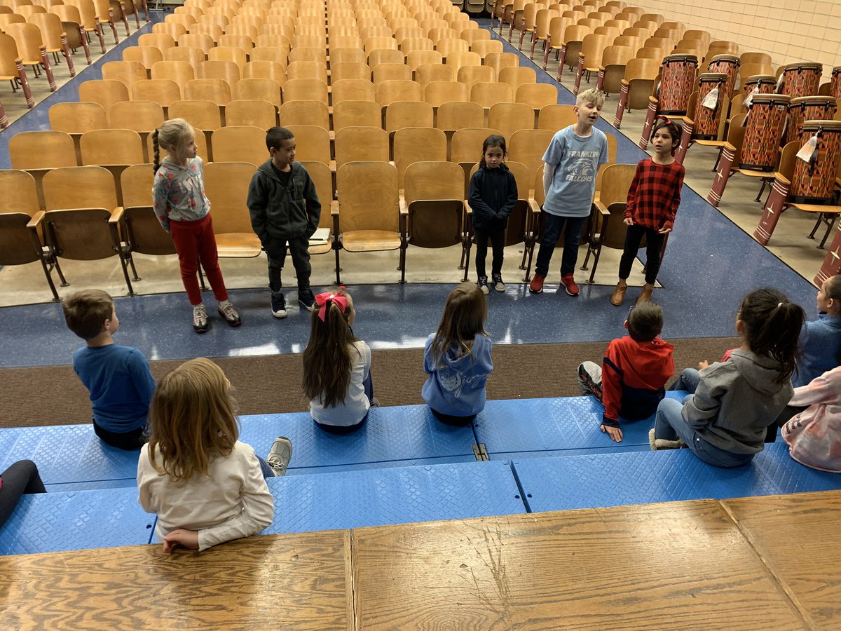 ccarlsond64's tweet photo. 1st graders leading some call and response solos for our MLK Jr. song! Check out the super singer posture for the ones who aren’t even singing on the risers! 😍 #SSP #d64music #d64leadwithlove #falcons64 #franklinmusicd64 https://t.co/kCONd9Jl1k