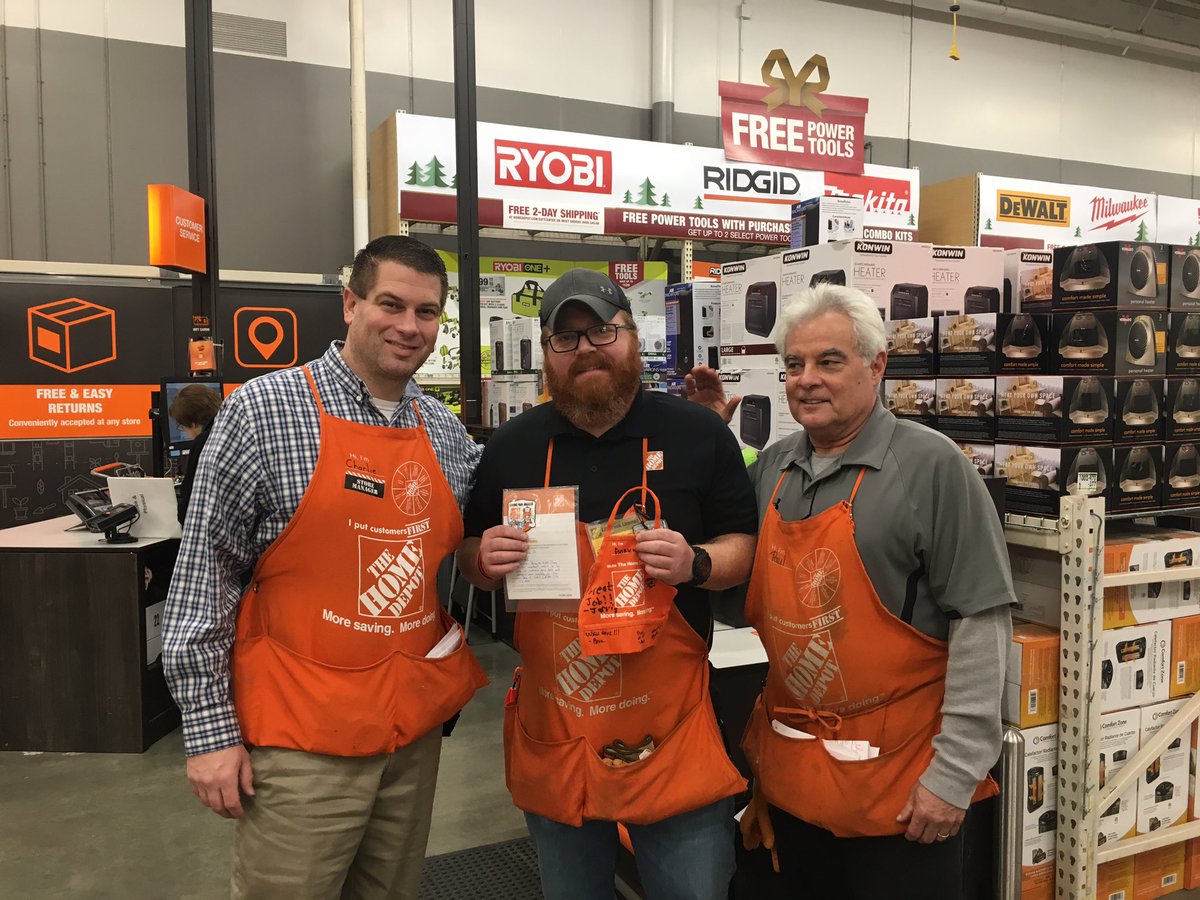 Recognizing Patrick D94 on being the associate of the month for D31... Thank you for all u daily and pushing operational excellence!