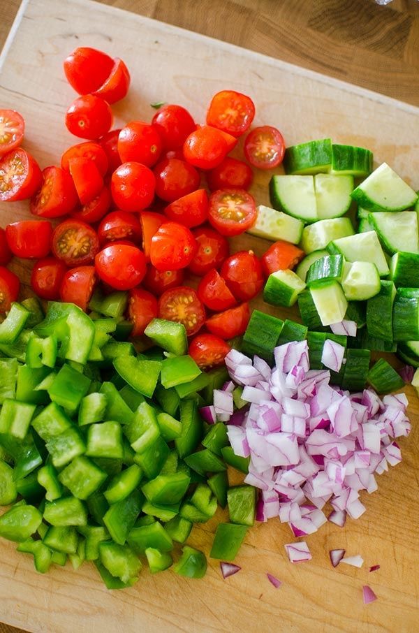 CRAVING SALAD for lunch?

Got you covered with this Mediterranean bean salad. Recipe uses mixed beans, green pepper, cucumber, tomato, red onion and feta cheese with a simple oil and vinegar dressing!

RECIPE ->> buff.ly/2Y0RWVT
#ad #loblaws #veggies