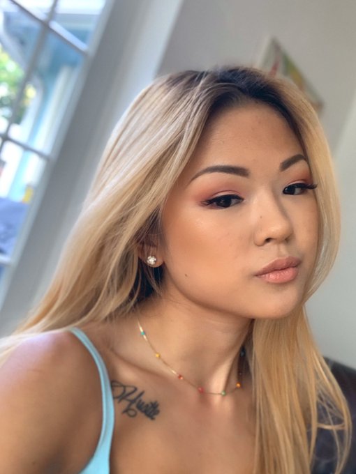 Watch Lulu Chu's leaked NSFW photo on TwXstars