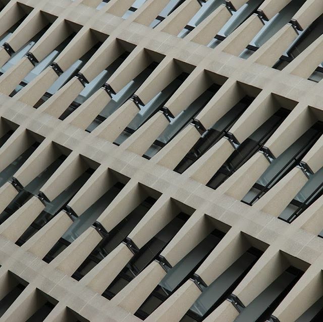 Crashnorun's tweet photo. #simplicity in #repetition by #gordonbunshaft .
#architecturephotography #architecture #architectureporn #brussels #belgium #belgianarchitecture #canonphotography #canonusa #canon #precastconcrete #precastpanels #archi_focus_on #lookup #photooftheday #ig… https://t.co/gobM21DgTh https://t.co/ta9eK6YWKy