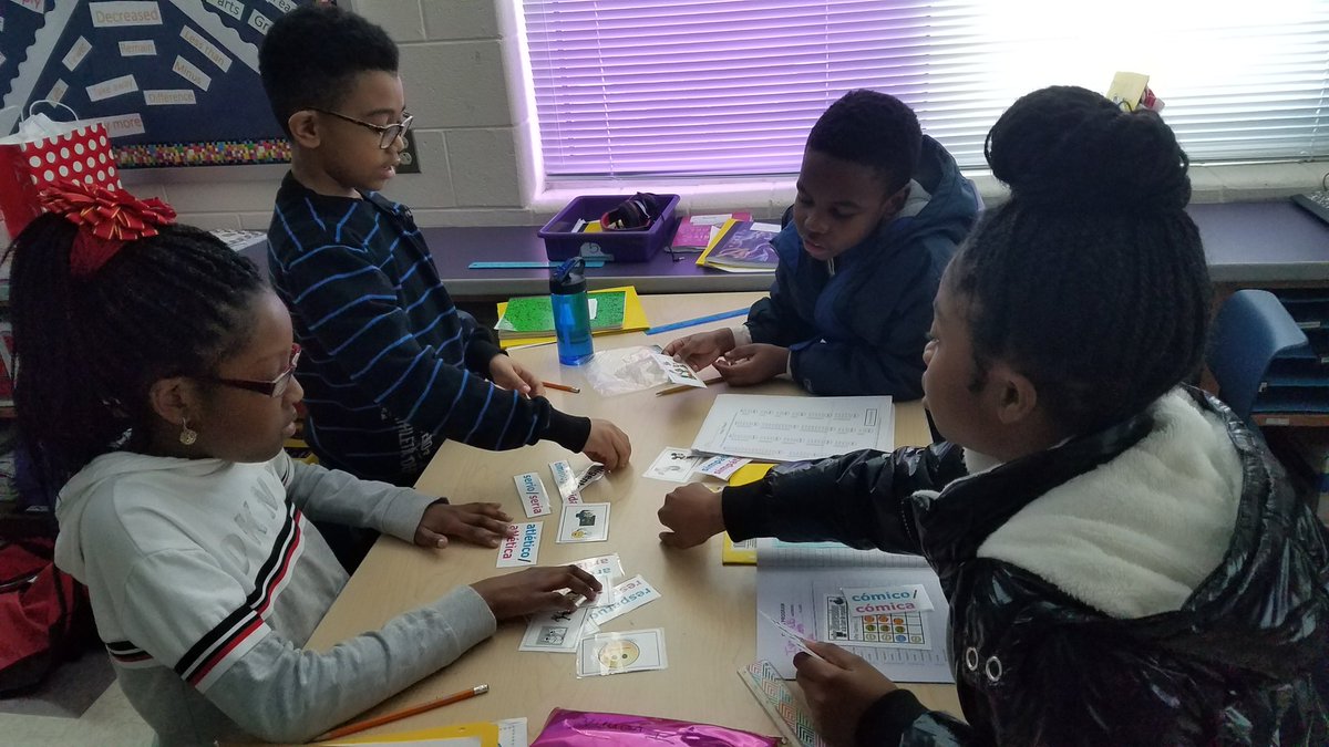 SraChupnick's tweet photo. @MrsReider_LMES's Gr4 class @LyonsMill made predictions about personality traits (internal characteristics) in Spanish by matching new vocabulary to pictures! Then they completed their posters. #LanguageIsLiteracy @OWLteamBCPS @BaltCoPS @BcpsPassport #VIVAPassport #bcpspassport https://t.co/30qClYRAtQ