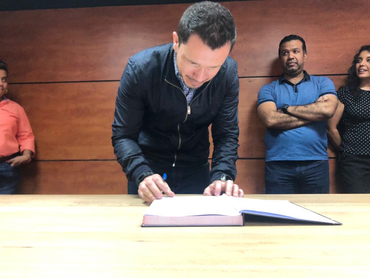 MuniVillaNueva's tweet photo. Hoy se instaló la Junta de Ordenamiento Territorial como parte del Plan de Ordenamiento Territorial (POT) aprobado por el Concejo Municipal, para dar cumplimiento y seguimiento a dicho instrumento, importante para impulsar el desarrollo del municipio. @Edwinescobargt #VN100X100 https://t.co/nkSUeS0g8R