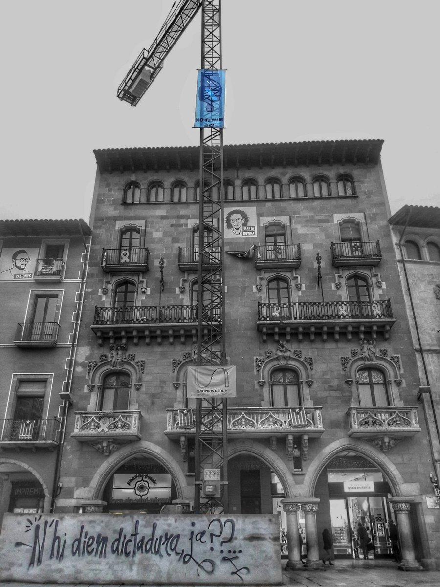 MANLLEU79's tweet photo. NO TENIM REI !!!
#LlibertatPresosPoliticsiexiliats #Llibertatpresospolitics #FreeTothom @CDRepublicaVic @CesarLagonigro @tatifurri @ANC_Vic @OmniumOsona https://t.co/BLHHDnci0a