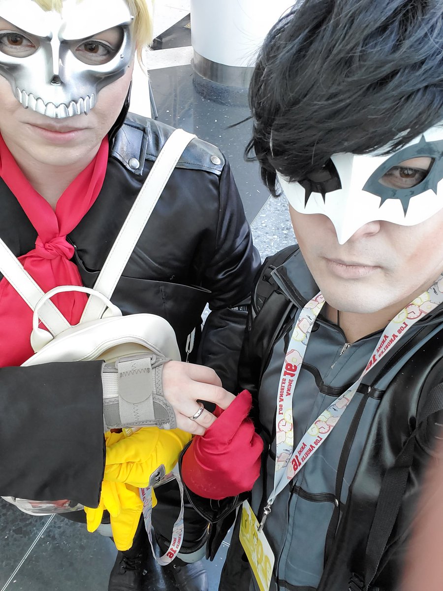 BiPolarSwampHag's tweet image. He said yes! We're engaged!

#persona5 #persona5cosplay #ryujisakamoto #renamamiya