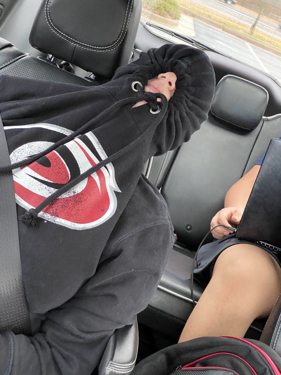 JyllianKivelin's tweet photo. Resting before the game. 😂 #LetsGoCanes https://t.co/8CEfEVtcZE