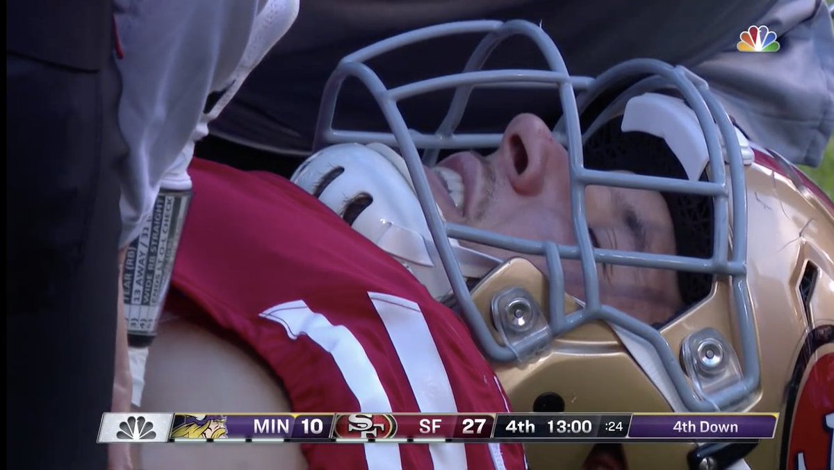 piadas_nfl's tweet photo. Eu com 5 anos fazendo drama // ganhei presente 

#NFLnaESPN https://t.co/ybPI9VrqtX