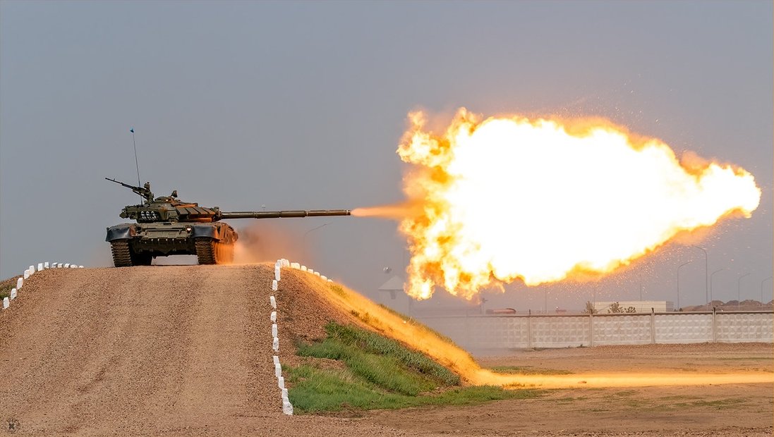 conradce2's tweet image. Smok...

Rosyjski czołg podstawowy T-72B3

#RussianArmedForces #MainBattleTank #ОсновнойБоевойТанк #Т72Б3