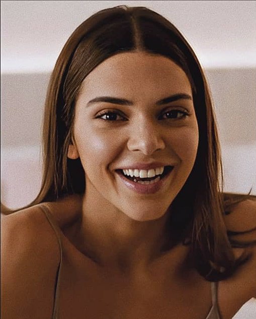 SunflowerClop's tweet image. Cαlίope Grαce Sтαrĸ.

XX.

               ✧Ɲσѕ єηcαηтαη ℓαѕ мєηтιяαѕ ѕι єѕтάη ∂ιcнαѕ ∂є νєя∂α∂✧

                   ⊰Σχ - Hυƒƒlερυƒƒ⊱

Rol adaptable.

¿Un RT?

#FreeRol