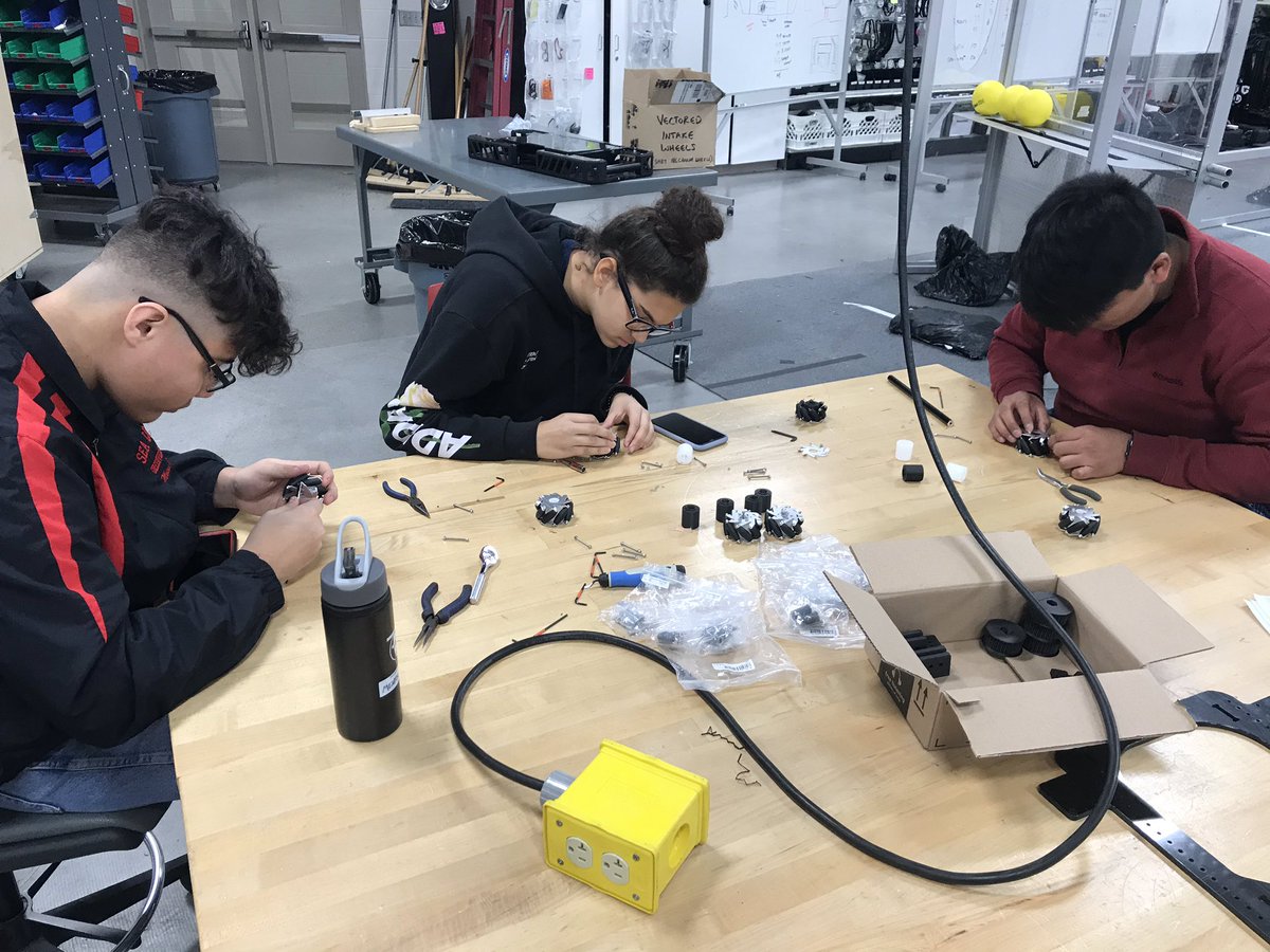 Robowranglers 148 tweet media