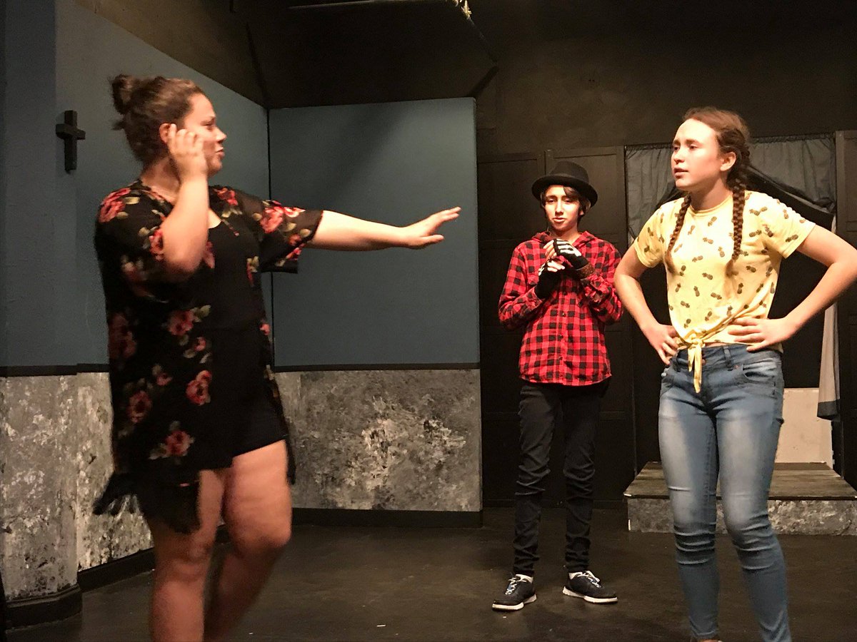 TotalImprovKids's tweet photo. In 2015, Linda and Total Improv Kids committed to performing more #charity shows in and around #LosAngeles 
In 2018, Linda was chosen to be a guest #speaker on "#Child #Development Through Improvisation" at the Applied #Improvisation #Network #Conference in #Paris, #France. https://t.co/ta3rcQbeww