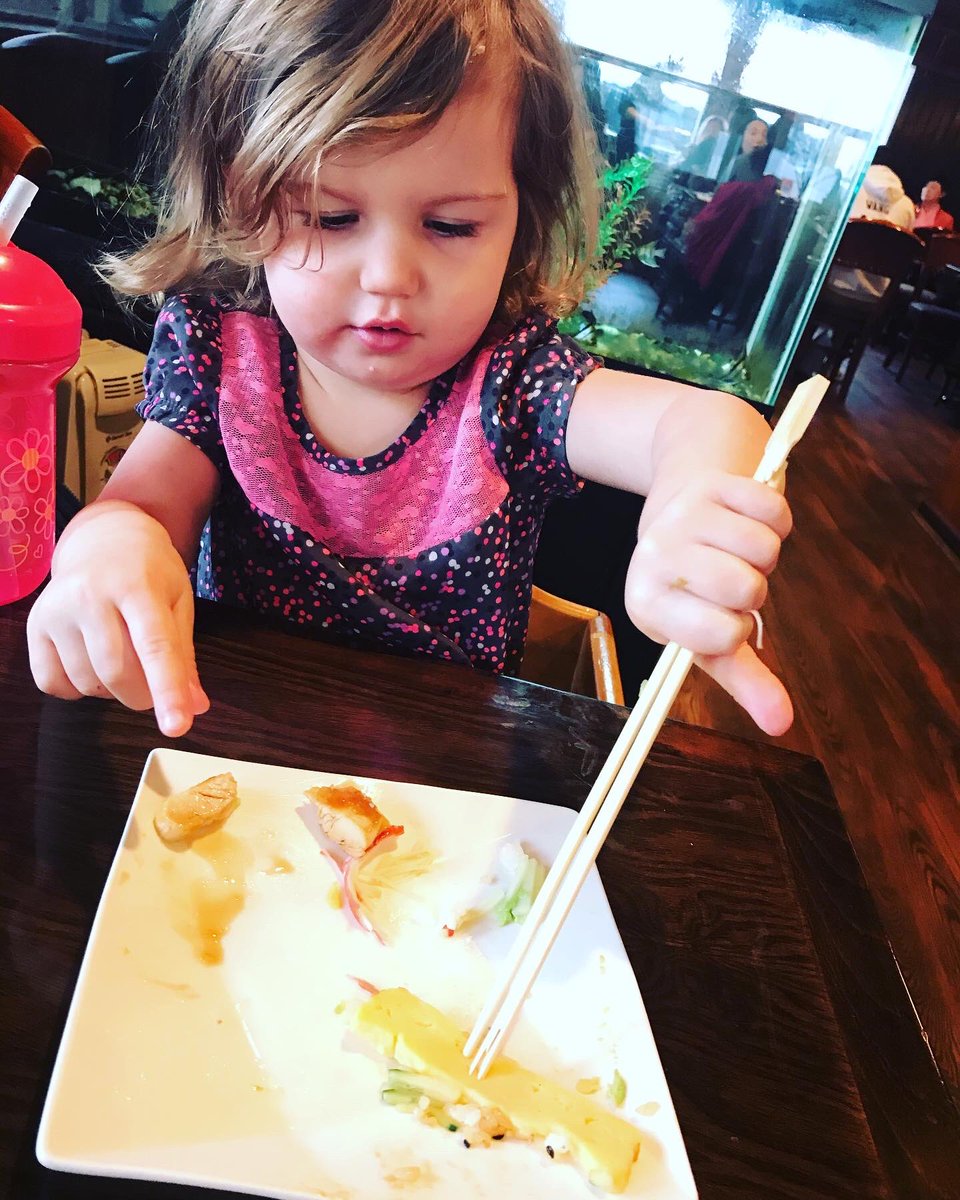 chefsebny's tweet photo. Papa I got this... Remember we watched @jettila on @foodnetwork no panic. He explained all the secrets of “how to eat #sushi” “!!! #chefdaughter #foodie #lovefood #dayoff https://t.co/iNUEl644dA