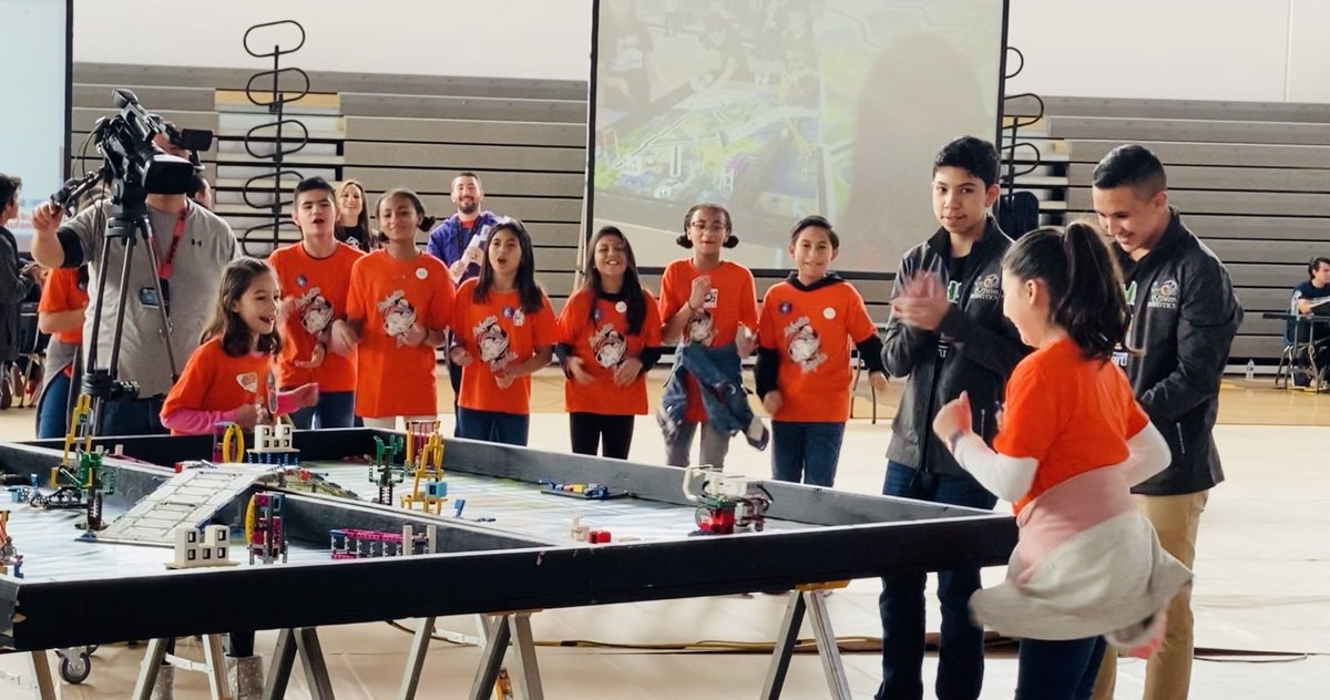 Robotics_IES's tweet photo. Robotics knight competition at robocom 6.0 #Robotics #TeamSISD #SISD_ROBO https://t.co/94o6jIKNuc