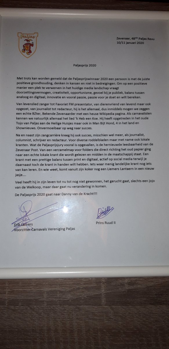 Weer thuis na twee avonden Paljasrevu. En wat een eer: ik heb de Paljasprijs 2020 uitgereikt gekregen. De Paljasprijs gaat een mooie plek in mijn huis krijgen en eigenlijk is die niet alleen voor mij, maar voor alle mensen die wekelijks zorgen dat de Zevenaar Post op de mat valt.