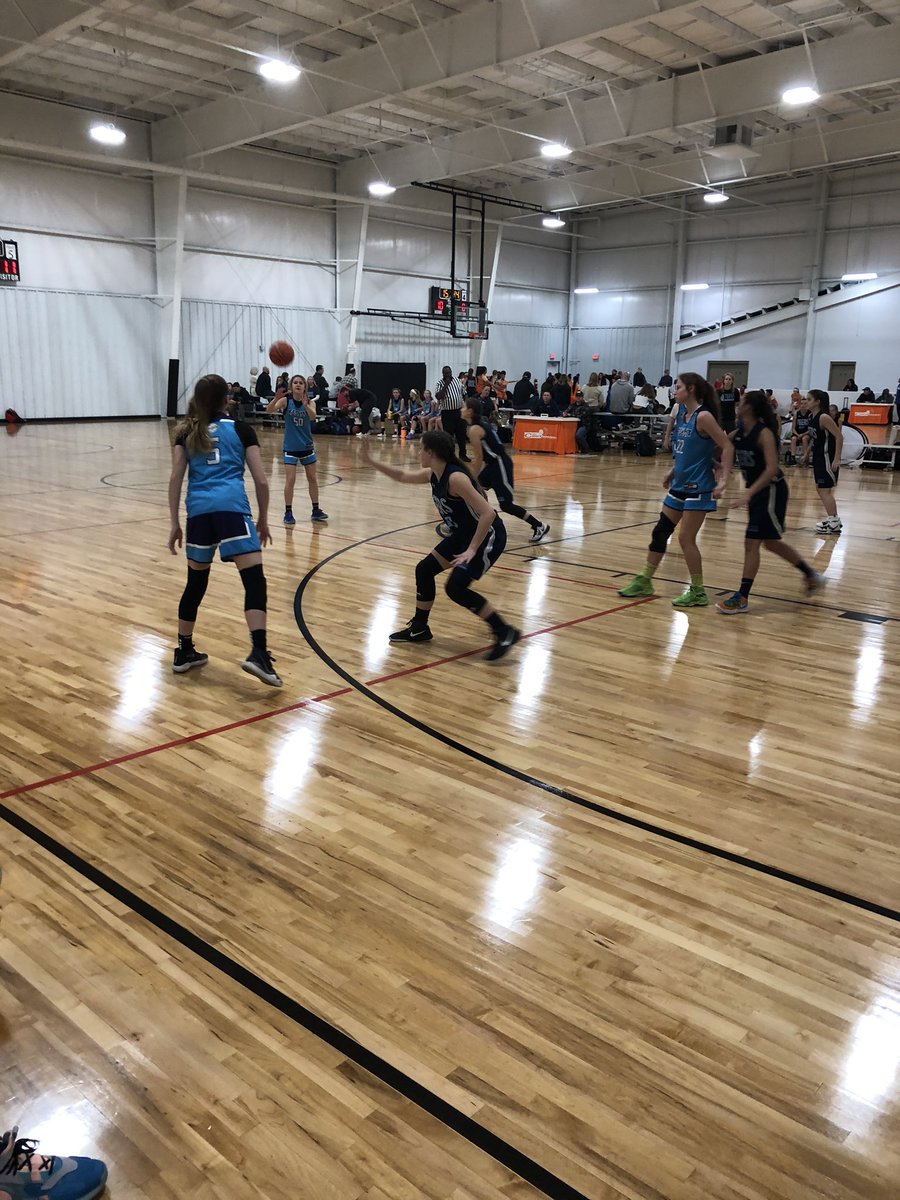 FlightEliteNext's tweet image. WI Flight Elite 2025’s go (2-0) with a 37-26 win over a good Saline 76ers team.  @flightelitebb @FlightEliteRise @FlightEliteNext  #flighthype