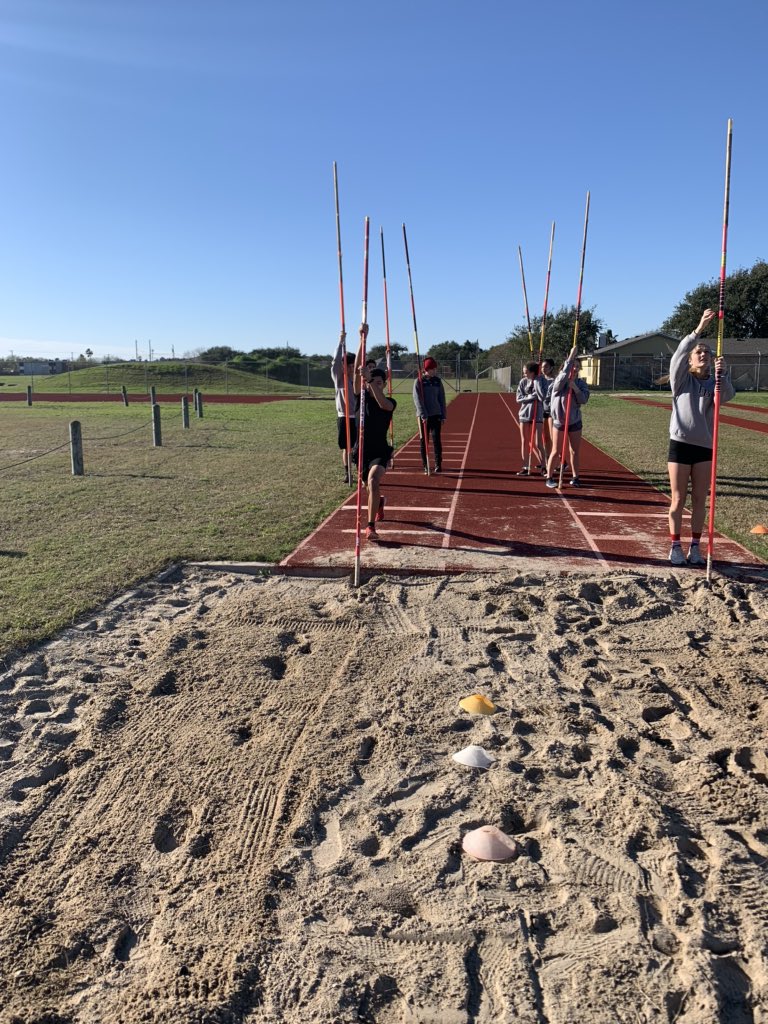 ClyntElwood's tweet photo. It was a beautiful morning for some vault work. Many are called...few are chosen! #FBSWARM https://t.co/3qmwF11fIq