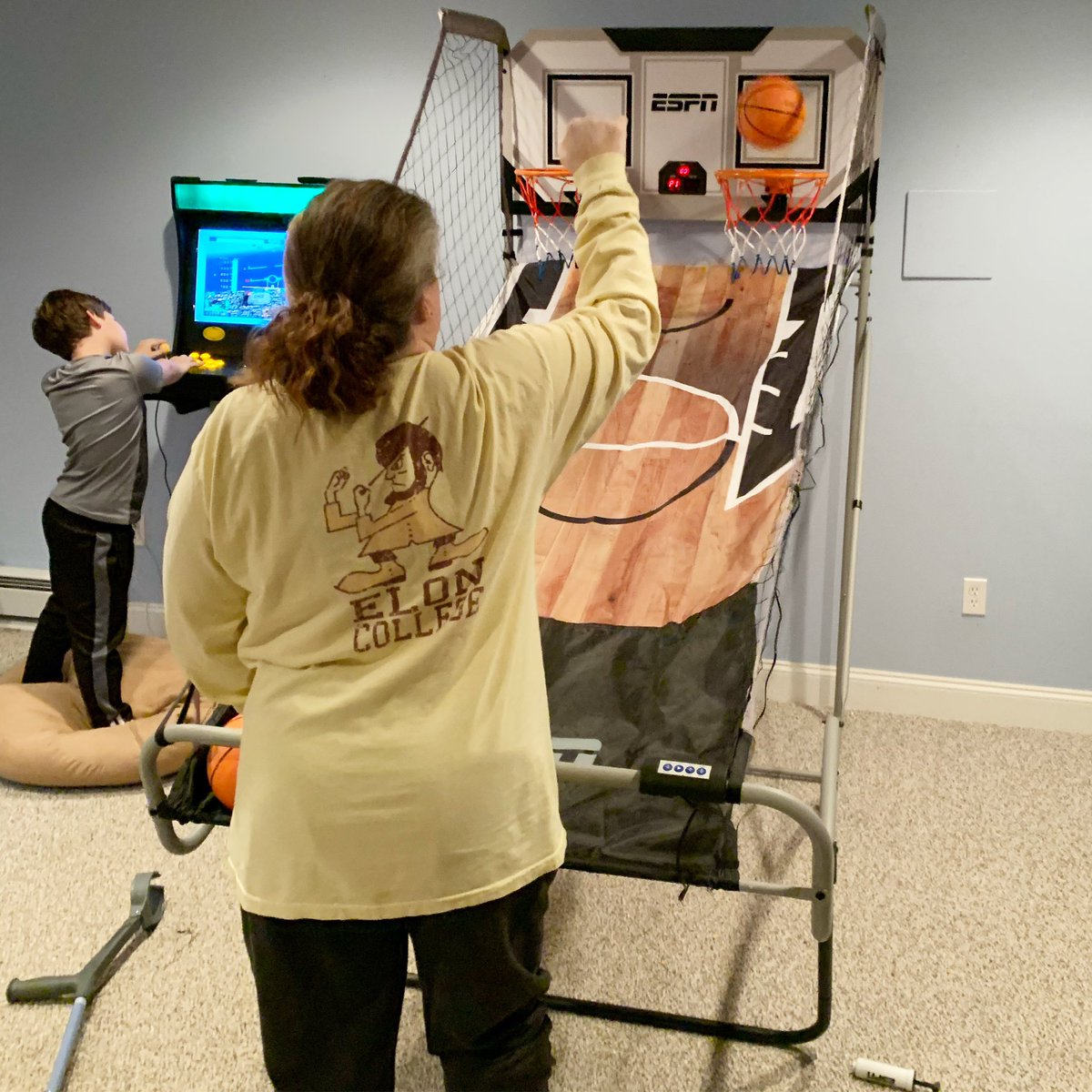 bethcrook's tweet photo. When you tell Santa the only thing you want is a ๐ game to work on balance and core, Santa delivers. First time Iโve been in the basement in 2.5 years! #spinalstroke #spinalstrokesurvivor #keependuring #paralysisrecovery #stepsforbeth https://t.co/YYS7BRlxdl