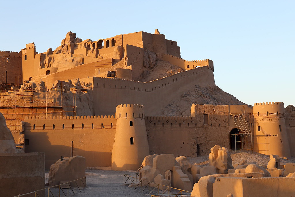 In today's installment of Iranian cultural heritage sites, the UNESCO World Heritage site of Bam, still a living city. The ancient Citadel, Arg-e Bam, is north of the modern part of the city. It was part of the Achaemenid Empire.