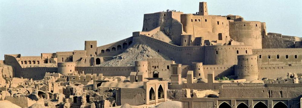 In today's installment of Iranian cultural heritage sites, the UNESCO World Heritage site of Bam, still a living city. The ancient Citadel, Arg-e Bam, is north of the modern part of the city. It was part of the Achaemenid Empire.