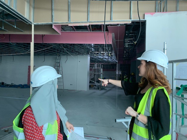 Gaining that valuable site experience:
<a href="/NTUadbe/">NTU School of ADBE</a> student Eva is seeing a major project through every stage of the process <a href="/rrdesigndxb/">R&R Design</a>
rrdesign.ae/news_details.p…?
#interiordesign #NTU #interiordesigner #healthcare #dubailife #Dubai #uae #archilovers #architecture #