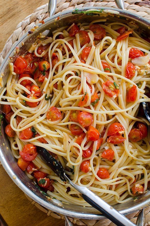 Simply my favourite!

Pasta with cherry tomatoes and garlic. Make it this week for supper. 💕 

RECIPE: buff.ly/2PagUL9
#pasta #tomato #foodie