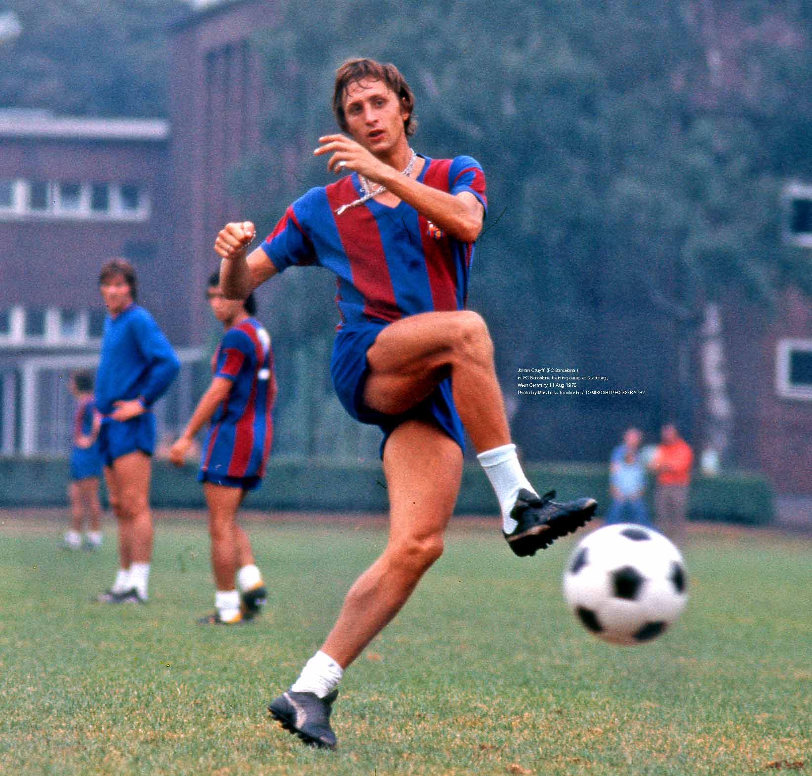 FOTOS HISTORICAS O CHULAS DE FUTBOL - Página 14 EOD4lgtU8AAv1yV?format=jpg&name=large