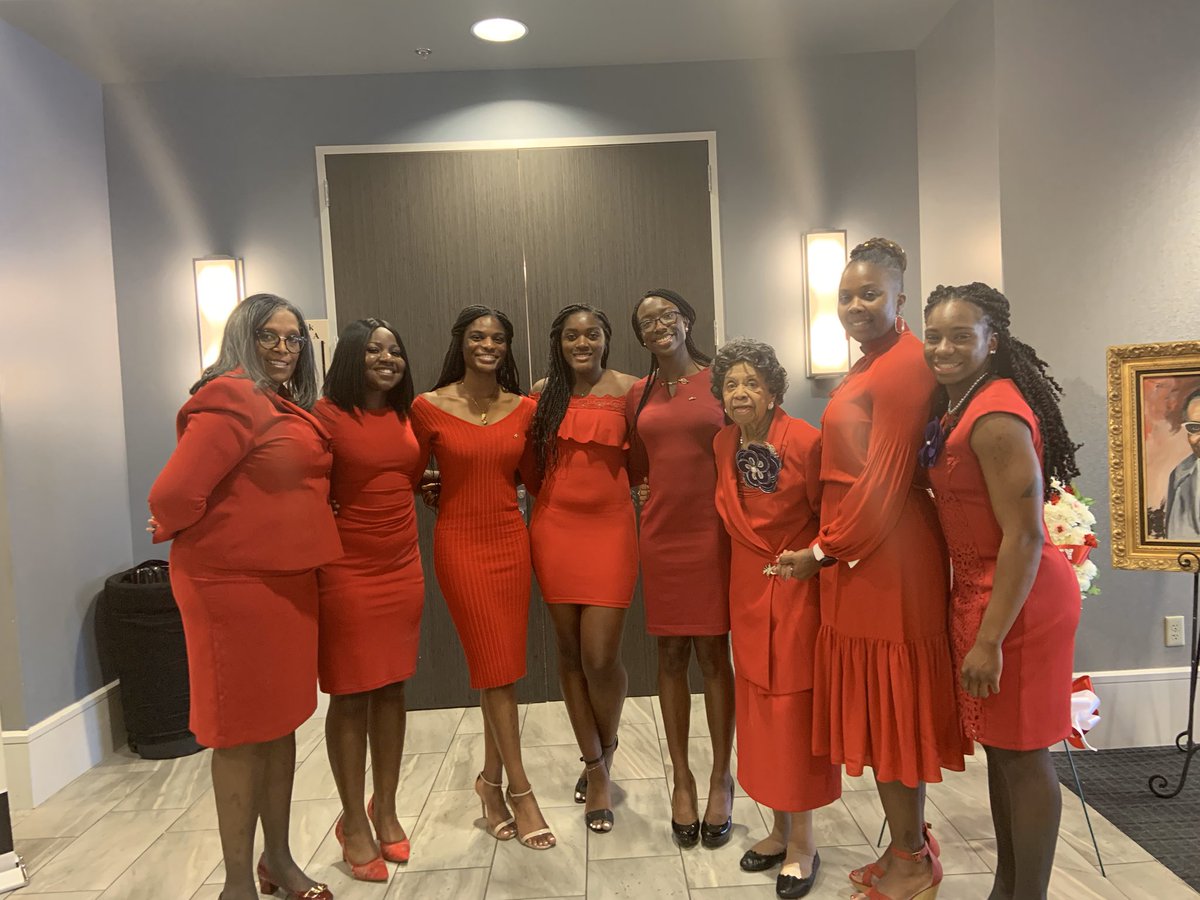 ZYDST_'s tweet photo. Zeta Upsilon had the honor & privilege to kick off Founder’s day weekend with a Founder’s Day Luncheon with DST’s Immediate Past National President, Dr. Paulette C. Walker as the keynote speaker! What a memorable speech & day it was! J13 Loading... #ZYMADE🔺🐘 https://t.co/2N6p7sMJrq