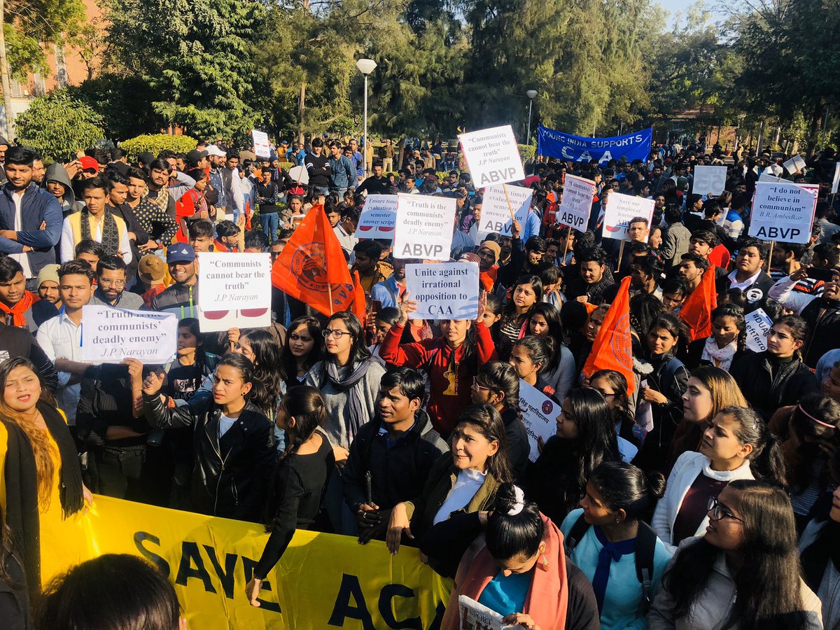 Anuj_tejagurjar's tweet photo. ABVP organised a rally in Delhi university in support of the #CAA2019 and to condemn the violence perpetrated by the left in JNU. Students just want peaceful campuses devoid of left’s violence #LeftBehindJNUViolence #StudentsSupportCAA #IndianSupportsCAA https://t.co/CH5VA42uRS