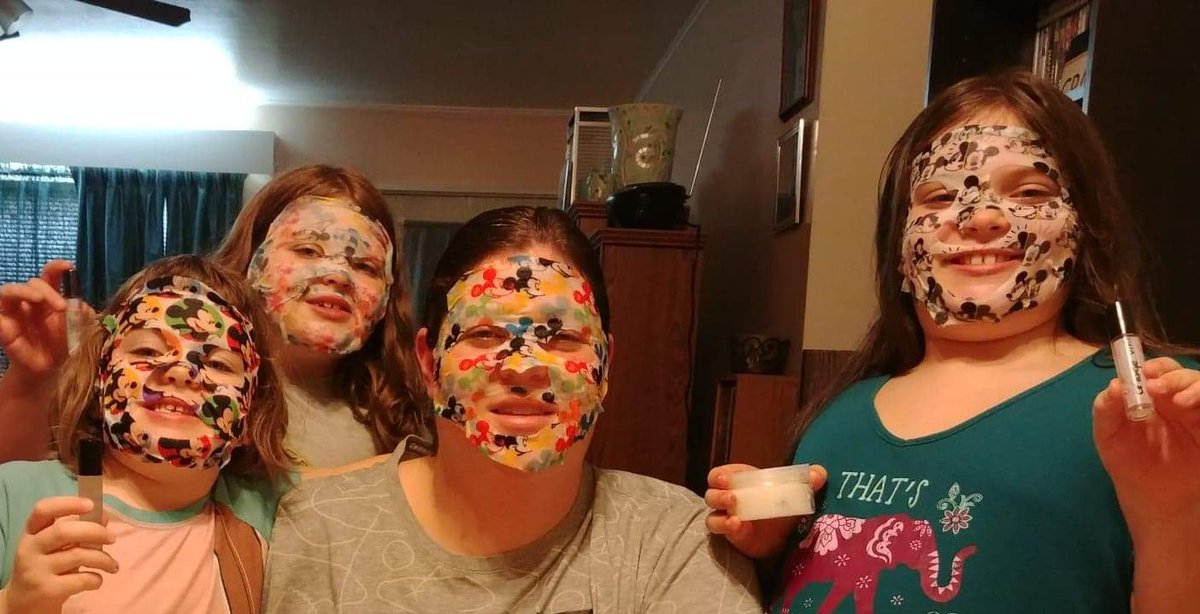 AmberShipley4's tweet photo. #mickeyfacemask #spanight #thelittlethings #lovemygirls https://t.co/gZxx7J07fe