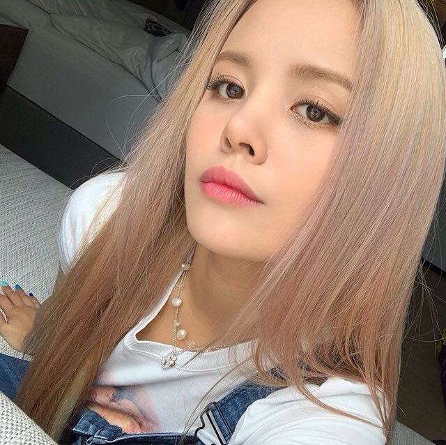 clcomfortzone's tweet photo. sorn giving advice to a cheshire who feels lonely studying abroad (2020) https://t.co/VG0VcqFoUS