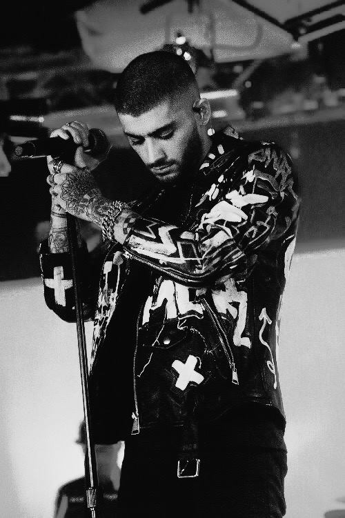 holyzzjmalik's tweet photo. Happiest Birthday to the Legend who inspire me a lot especially in music. You're the reason why I love music and why still keep singing. Dude, thank you for everything.. you're really truly amazing.. we the love you man, always.. Happy birthday Z. xT❤️
#HappyBirthdayZayn🙏👑 https://t.co/LTLPKPXaAP