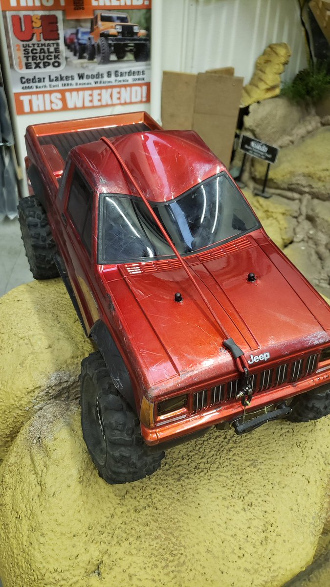 DieselTheWolf's tweet photo. The first @pitbulltires tires on the 18th truck to ever reach the top of the arch at #ReefsRC #PitBullRC #RockBeastXOR https://t.co/rdqwlRkaD0