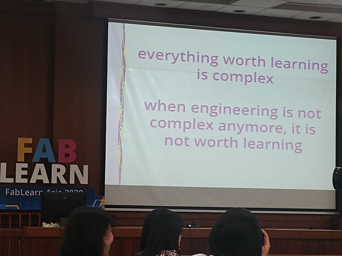 briancsmith's tweet photo. "we need to resist the urge to simplify" @PauloBlikstein #FablearnAsia https://t.co/DslEtUfQvp