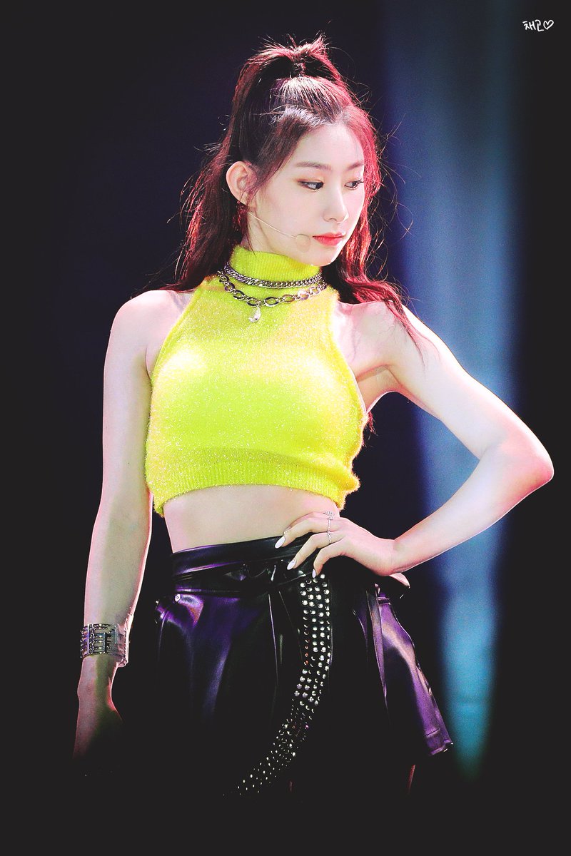 chaerypics's tweet photo. i am: amazed by her beauty and powerful aura https://t.co/AiX1xizZP2