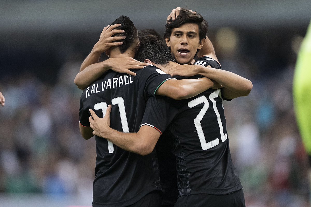 miseleccionmx's tweet photo. ¡En Guadalajara! 👊🏻

@Chivas inicia con el pie derecho el Clausura 2️⃣0️⃣2️⃣0️⃣ tras vencer 2-0 a @fcjuarezoficial. 🐐

🔴 Gilberto Sepúlveda: 90’.
🔴 @HiramMier21: 90’. 
🔴 @AntunaUriel: 21’.
🔴 @JJMacias9: 90’ y ⚽️.

#PasiónyOrgullo | #FMFporNuestroFútbol https://t.co/IYue27BBG3