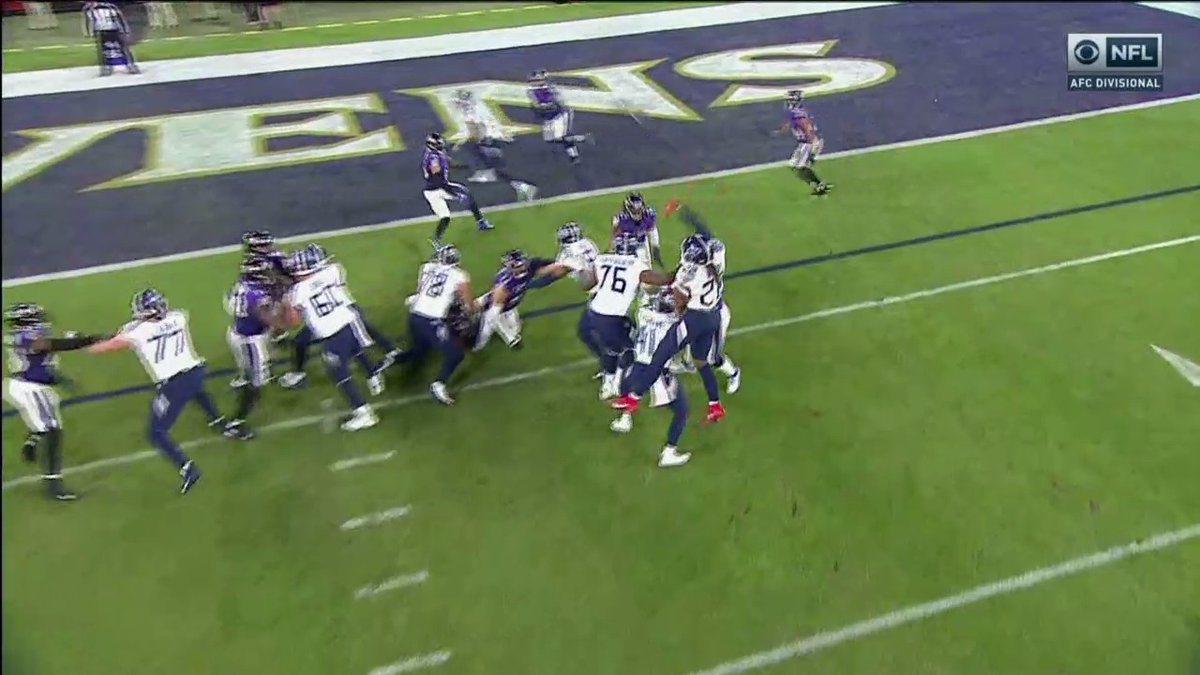 DERRICK HENRY JUST PULLED A TEBOW