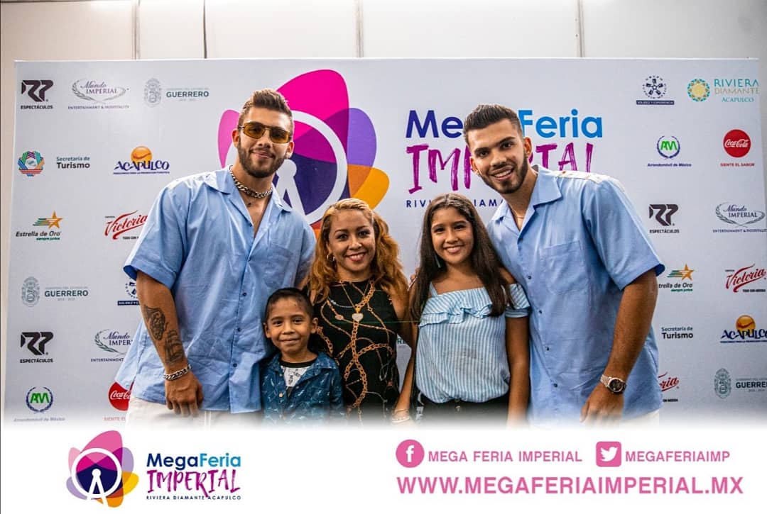 MegaFeriaImp's tweet photo. ¿Te imaginas estar cerca de Manuel y Julián Turizo? (@mturizomusic, @julianturizomusic)

Fue posible para los ganadores del Meet &amp; Greet en la #MegaFeriaImperial.

¡Te esperamos el la próxima! https://t.co/PmoCV344P3