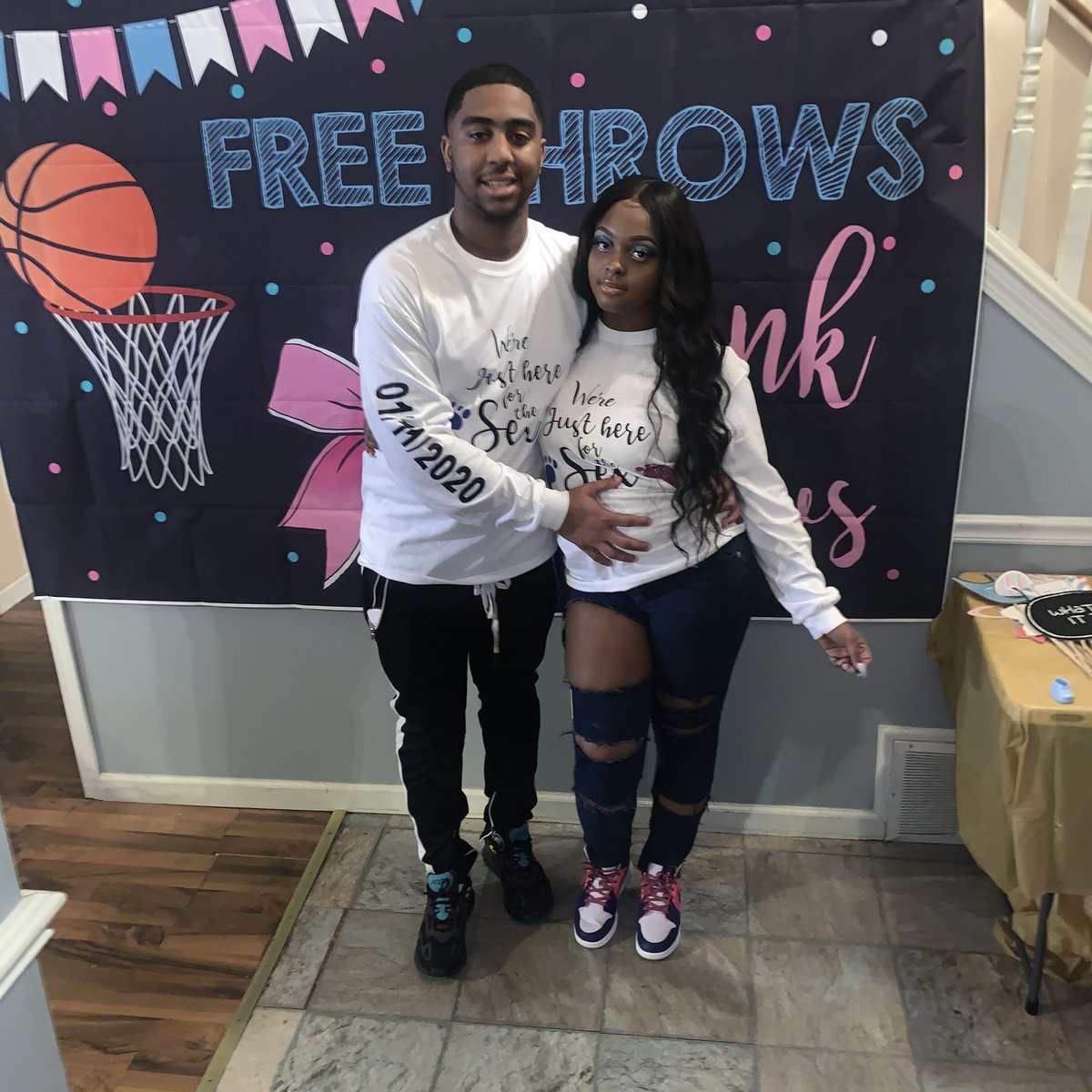_flawless_thugg's tweet photo. I’m having a mini me🥺💞👨‍👩‍👧 https://t.co/L9yhojW7Lg