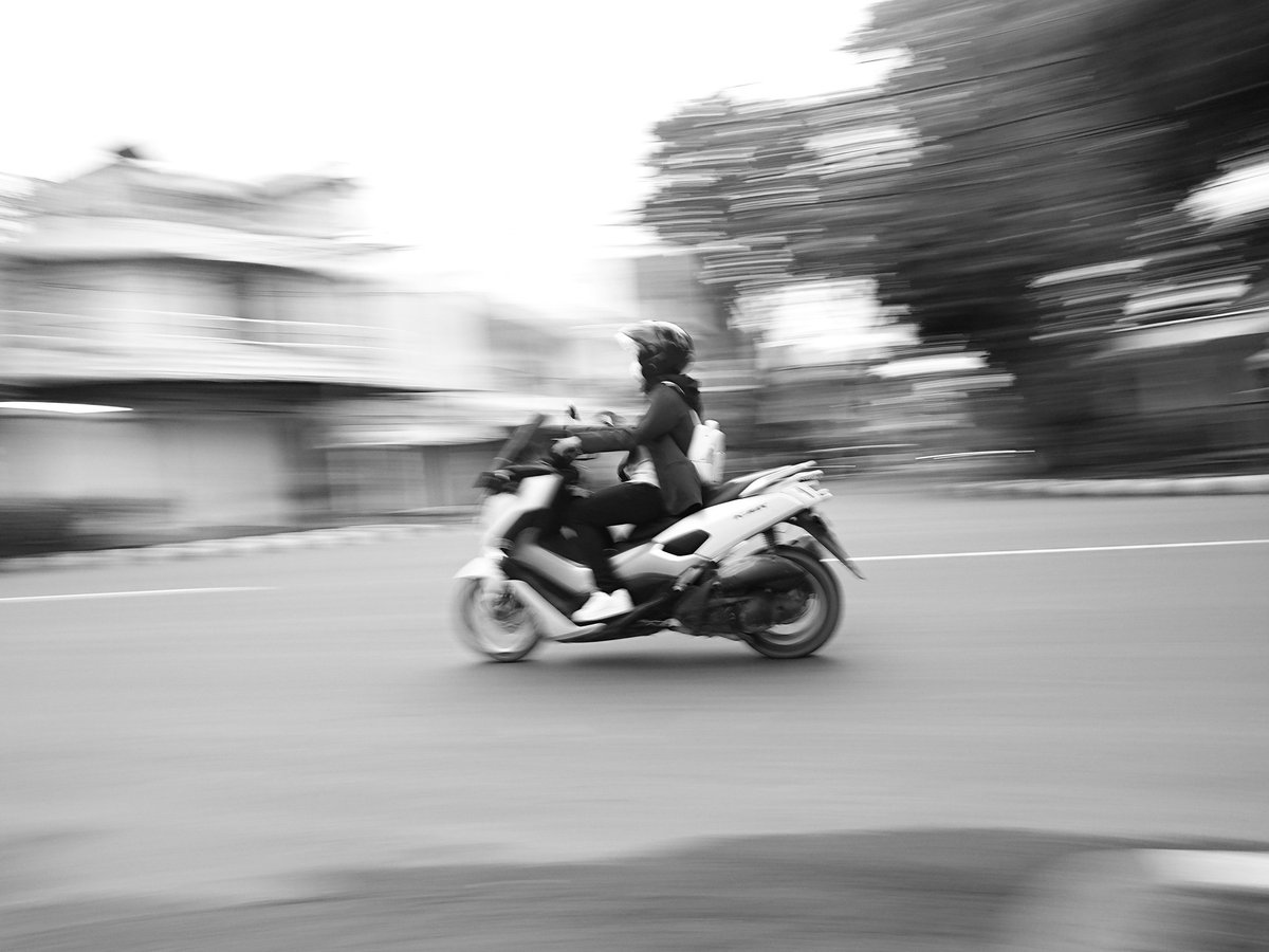 eri666y's tweet photo. Budal #sekolah isuk-isuk. Cah #bojonegoro podo sregep. https://t.co/M4HCvsa2ii