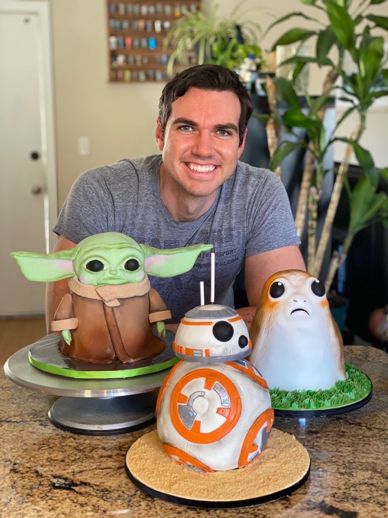 dmschott's tweet photo. I’m so impressed with the cakes Zach made! 👍🏼❤️👍🏼 completely self-taught and just enjoys sculpting cake. #cakelab #hobby #starwars #BabyYoda #porg #BB8 https://t.co/UYPXm0PMFF