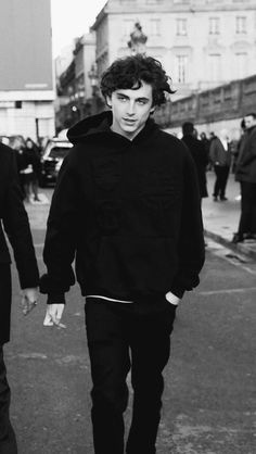 i’m not saying i’m in love with timothèe chalamet, or maybe I am