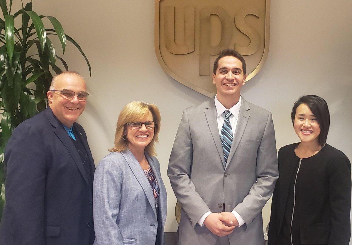 jrindafernshaw's tweet image. Join me in congratulating Nick on his promotion to San Fernando Preload Manager!  😎🙌👊 We have such a bright future!  #WeAreUPS @ExperienceUPS @SouthCalUPSers @RayRoche7 @Nick_Estioko @KellyDeblaere